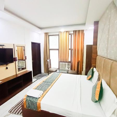 Hotel Marina Near IGI Airport Neu-Delhi Exterior foto