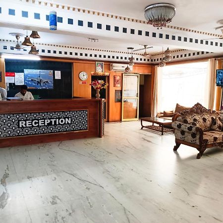 Hotel Marina Near IGI Airport Neu-Delhi Exterior foto
