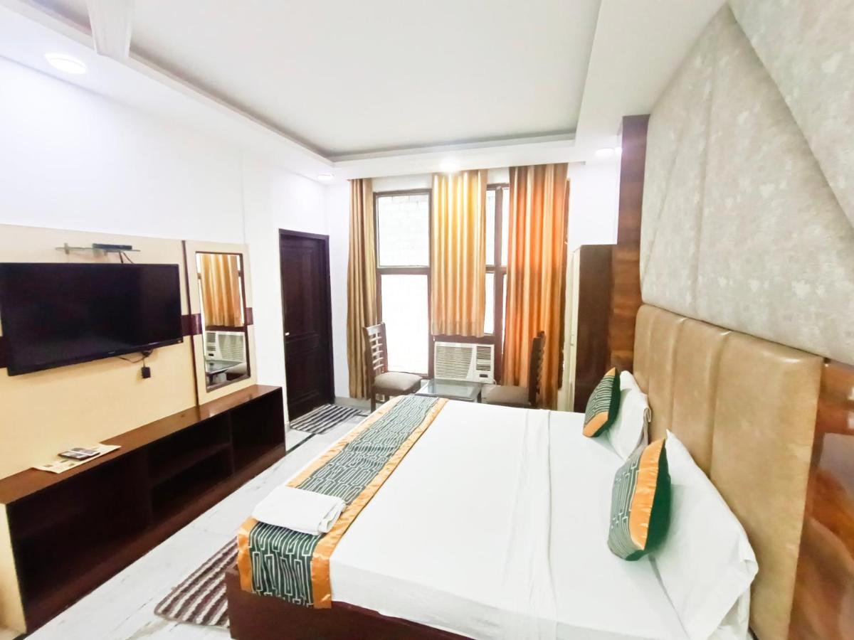 Hotel Marina Near IGI Airport Neu-Delhi Exterior foto