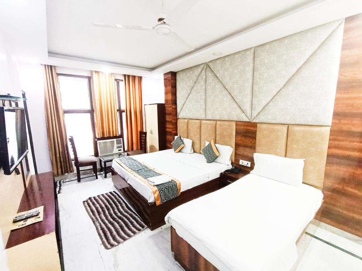 Hotel Marina Near IGI Airport Neu-Delhi Exterior foto